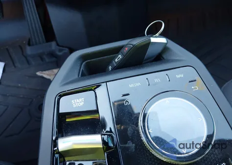 2024 BMW Ix xDrive50 z USA, uszkodzony, nr VIN WB523CF04RCP26802